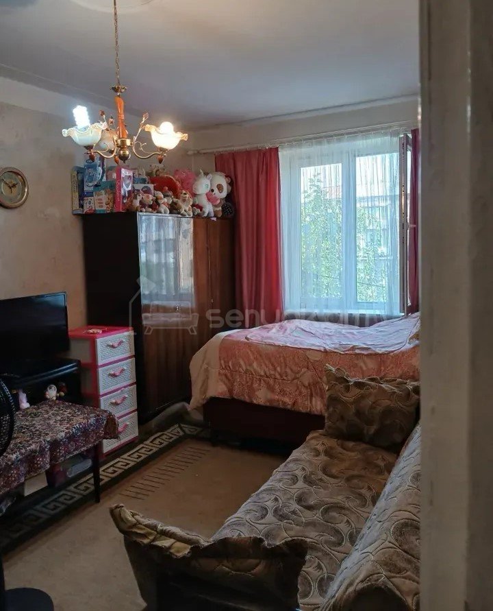 1 Սենյականոց Բնակարան Քարե Շենքում, 32քմ, 4/5 հարկ, Նորմալ Վիճակում