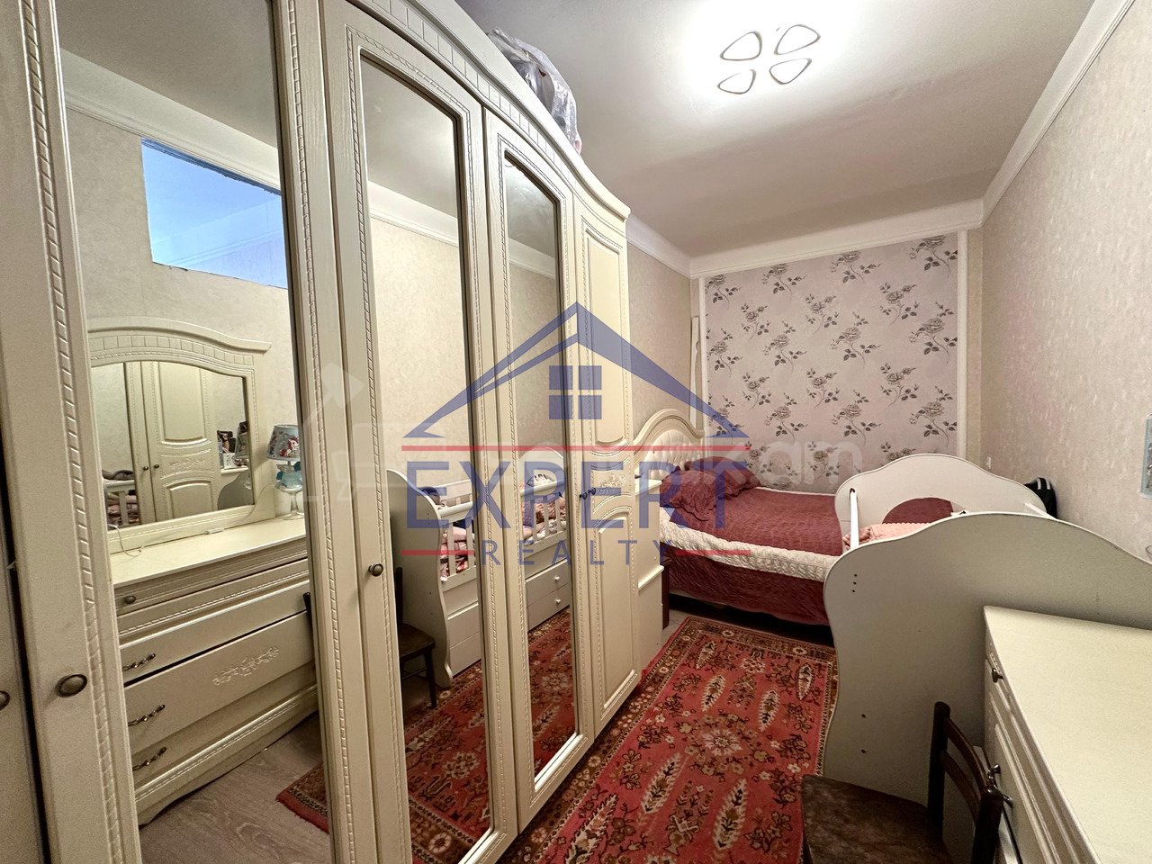 3 Սենյականոց Բնակարան Քարե Շենքում, 47քմ, 3/4 հարկ, Նորմալ Վիճակում