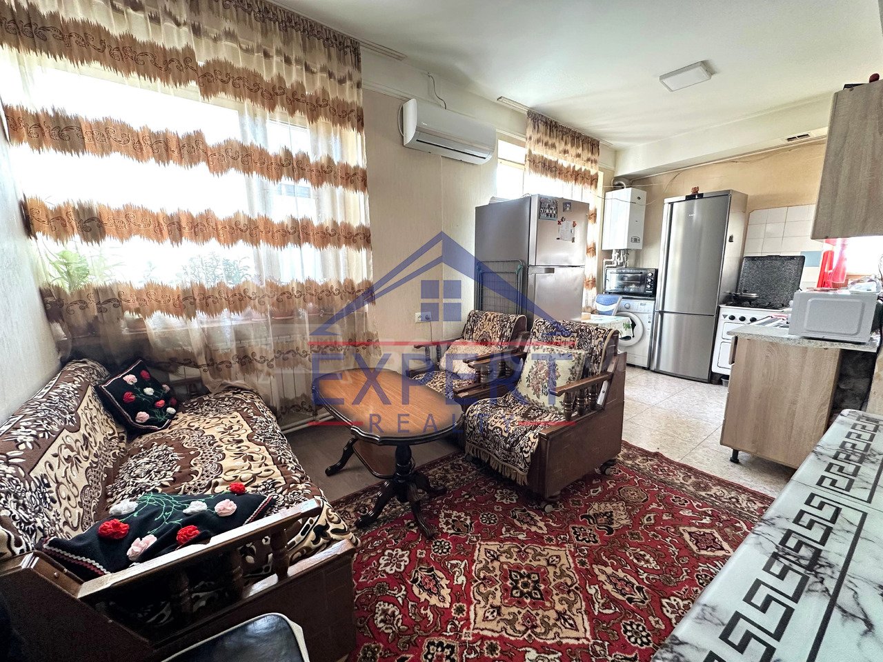 3 Սենյականոց Բնակարան Քարե Շենքում, 47քմ, 3/4 հարկ, Նորմալ Վիճակում