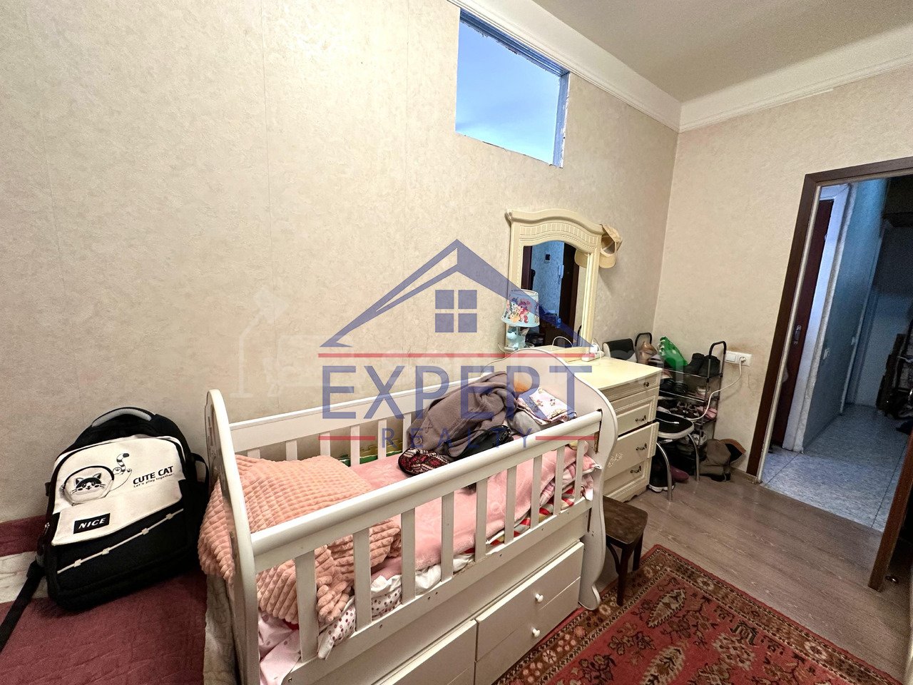 3 Սենյականոց Բնակարան Քարե Շենքում, 47քմ, 3/4 հարկ, Նորմալ Վիճակում