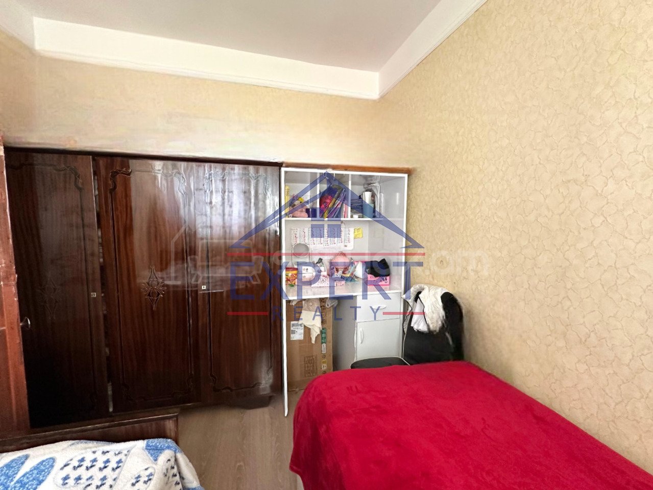 3 Սենյականոց Բնակարան Քարե Շենքում, 47քմ, 3/4 հարկ, Նորմալ Վիճակում