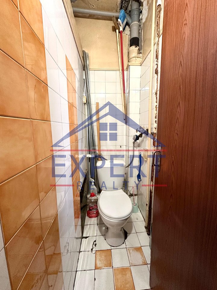 3 Սենյականոց Բնակարան Քարե Շենքում, 47քմ, 3/4 հարկ, Նորմալ Վիճակում