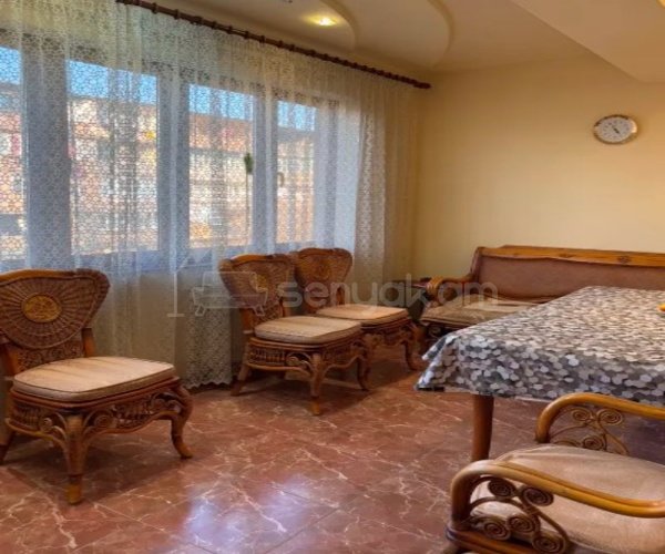 4 Սենյականոց Բնակարան Քարե Շենքում, 106քմ, 4/5 հարկ, Դիզայներական Վերանորոգված