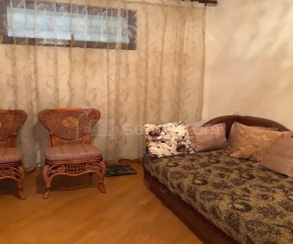 4 Սենյականոց Բնակարան Քարե Շենքում, 106քմ, 4/5 հարկ, Դիզայներական Վերանորոգված