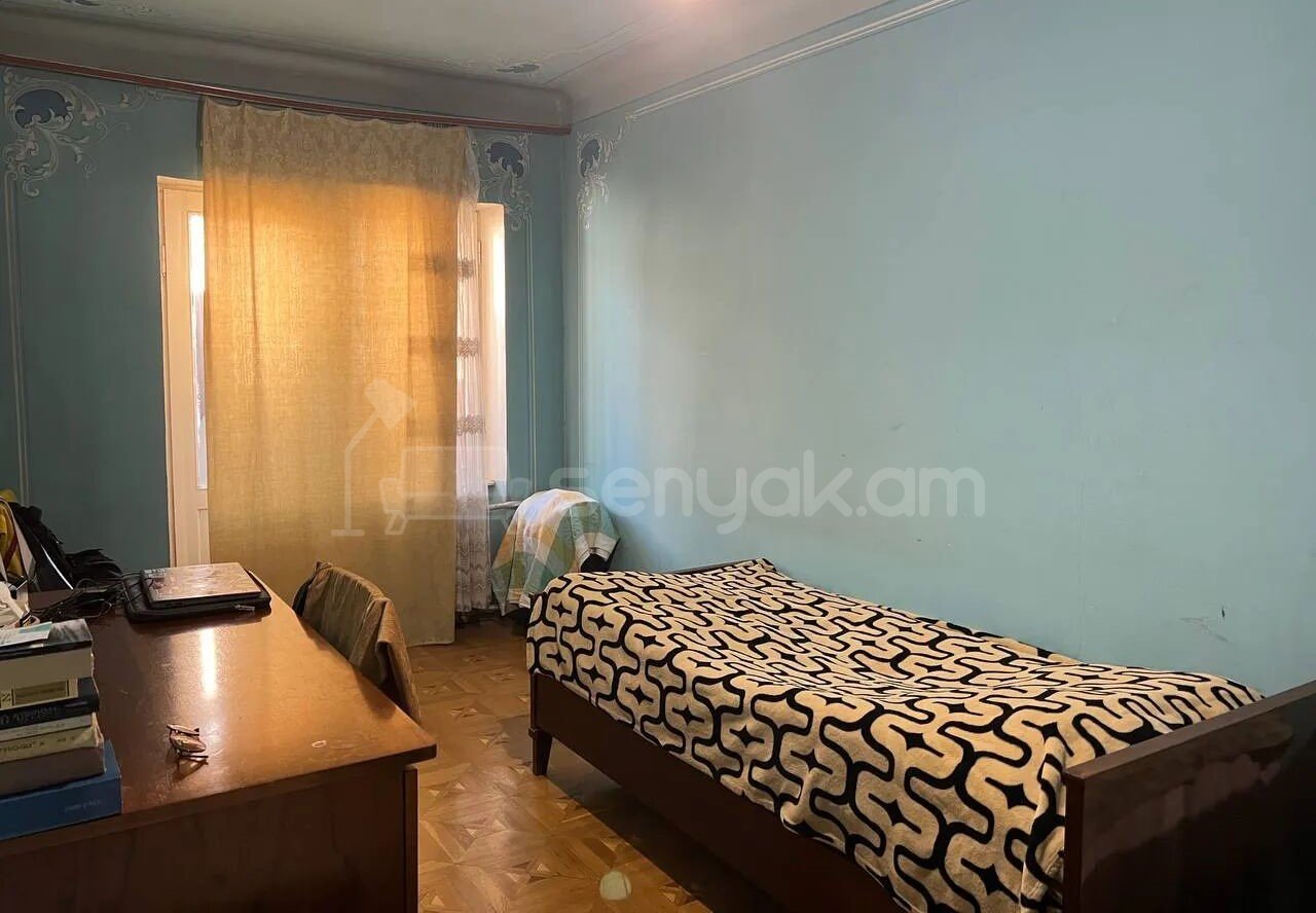 3 Սենյականոց Բնակարան, 91քմ, 8/12 հարկ, Պետական Վիճակում