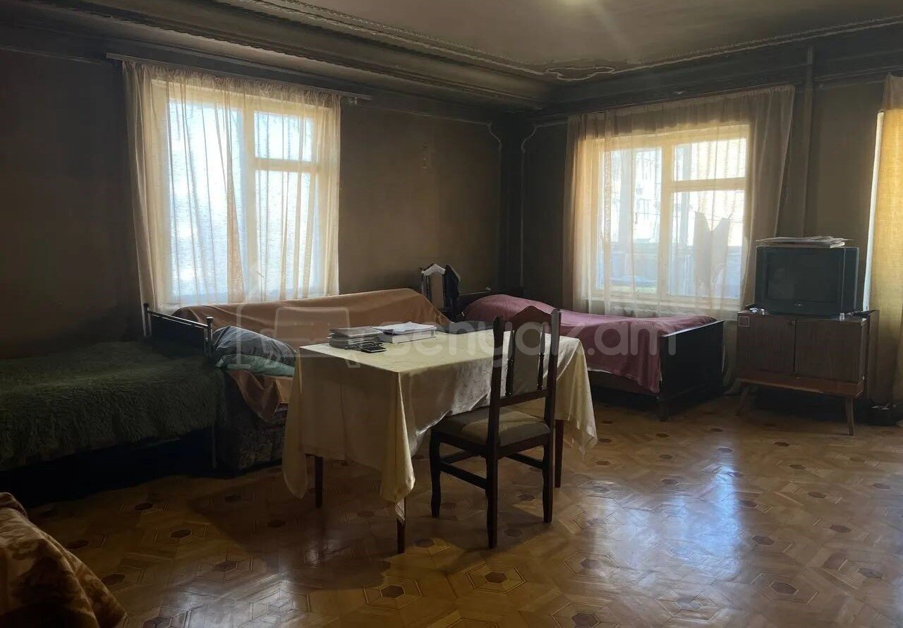 3 Սենյականոց Բնակարան, 91քմ, 8/12 հարկ, Պետական Վիճակում