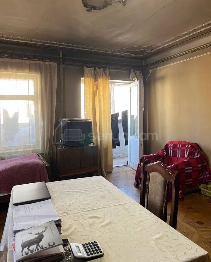 3 Սենյականոց Բնակարան, 91քմ, 8/12 հարկ, Պետական Վիճակում