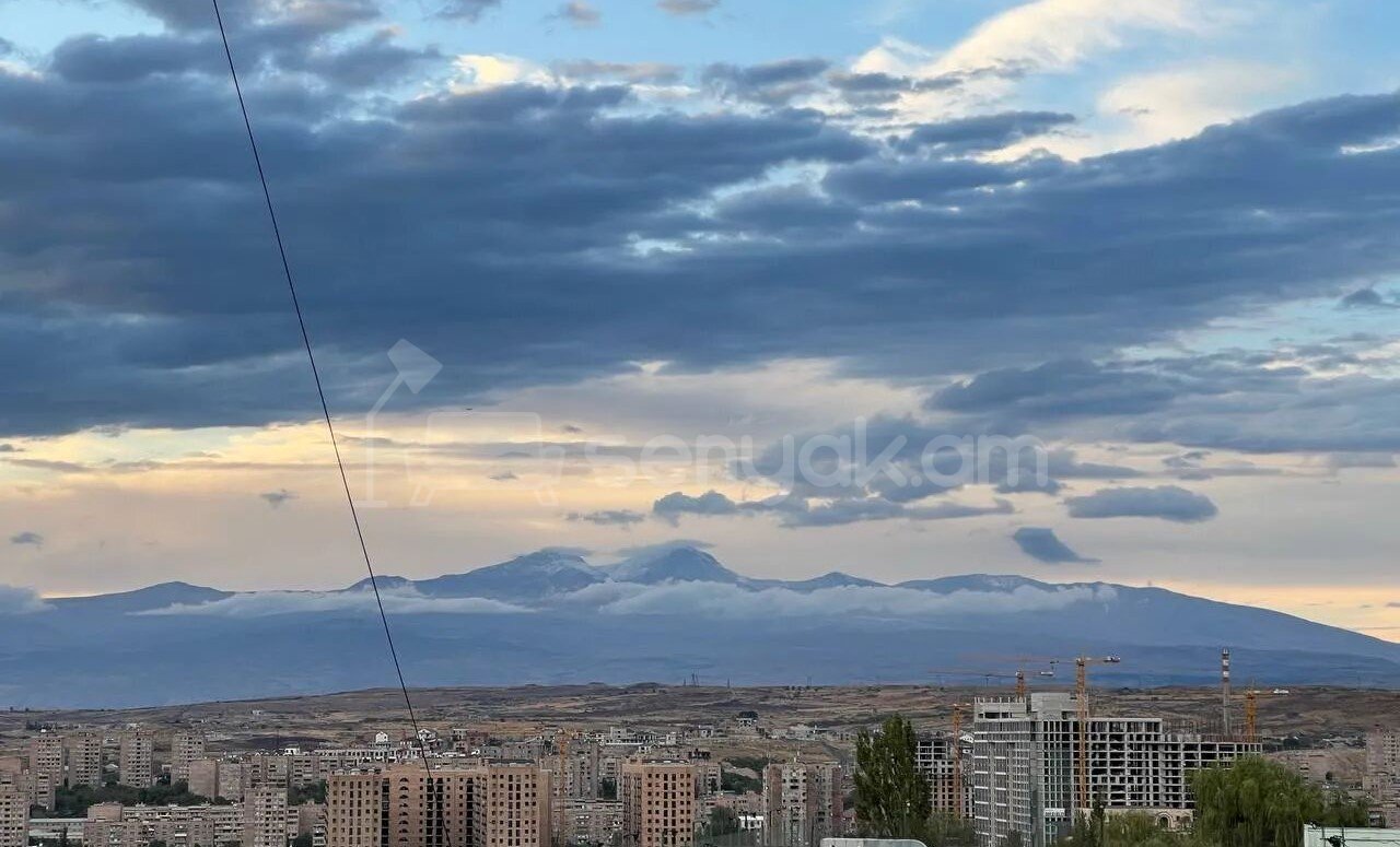 3 Սենյականոց Բնակարան, 91քմ, 8/12 հարկ, Պետական Վիճակում