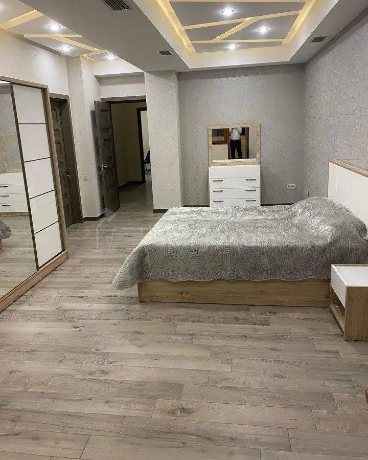 4 Սենյականոց Բնակարան, 200քմ, 8/11 հարկ, Կապիտալ Վերանորոգված, Կահավորված, Արևկող