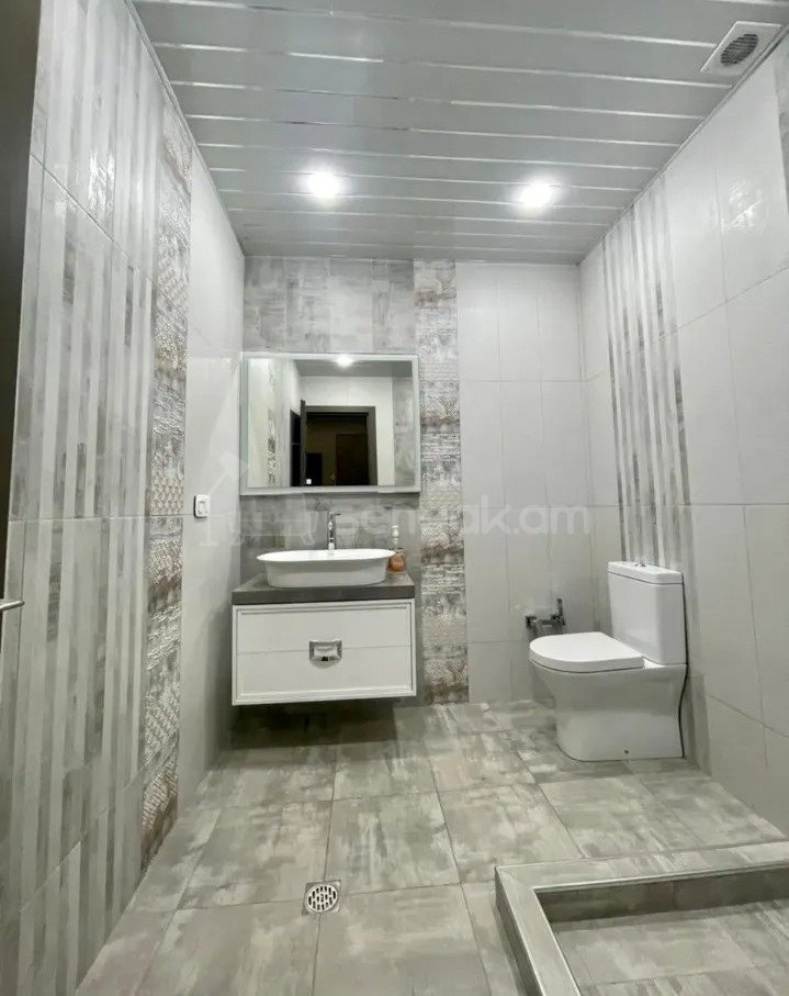 4 Սենյականոց Բնակարան, 200քմ, 8/11 հարկ, Կապիտալ Վերանորոգված, Կահավորված, Արևկող