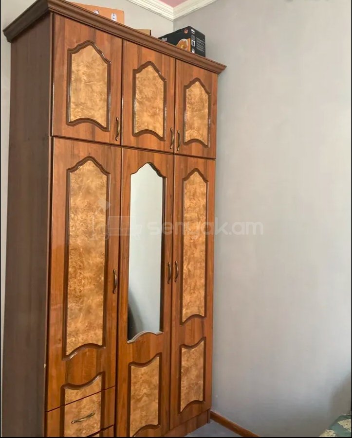 2 Սենյականոց Բնակարան Քարե Շենքում, 40քմ, 3/6 հարկ, Նորմալ Վիճակում