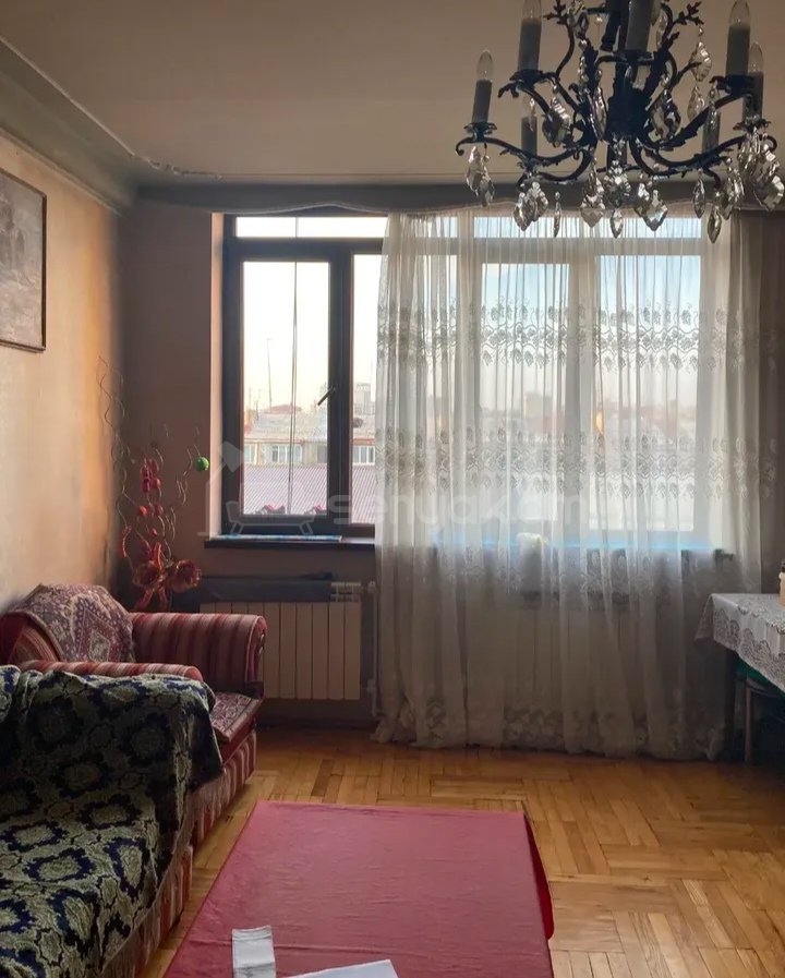 2 Սենյականոց Բնակարան Քարե Շենքում, 40քմ, 3/6 հարկ, Նորմալ Վիճակում