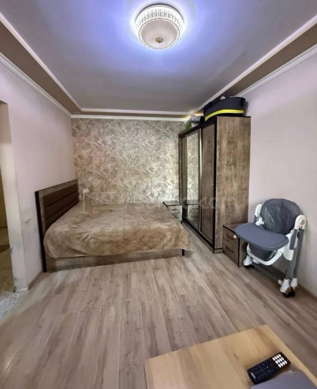 1 Սենյականոց Բնակարան Քարե Շենքում, 32քմ, 1/4 հարկ, Կապիտալ Վերանորոգված