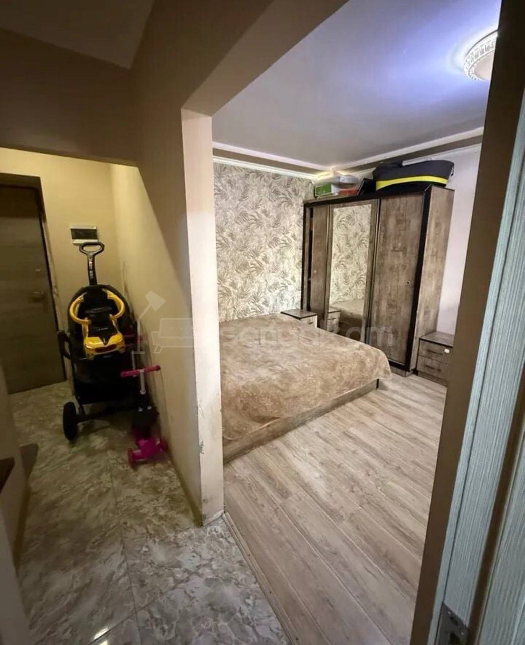 1 Սենյականոց Բնակարան Քարե Շենքում, 32քմ, 1/4 հարկ, Կապիտալ Վերանորոգված