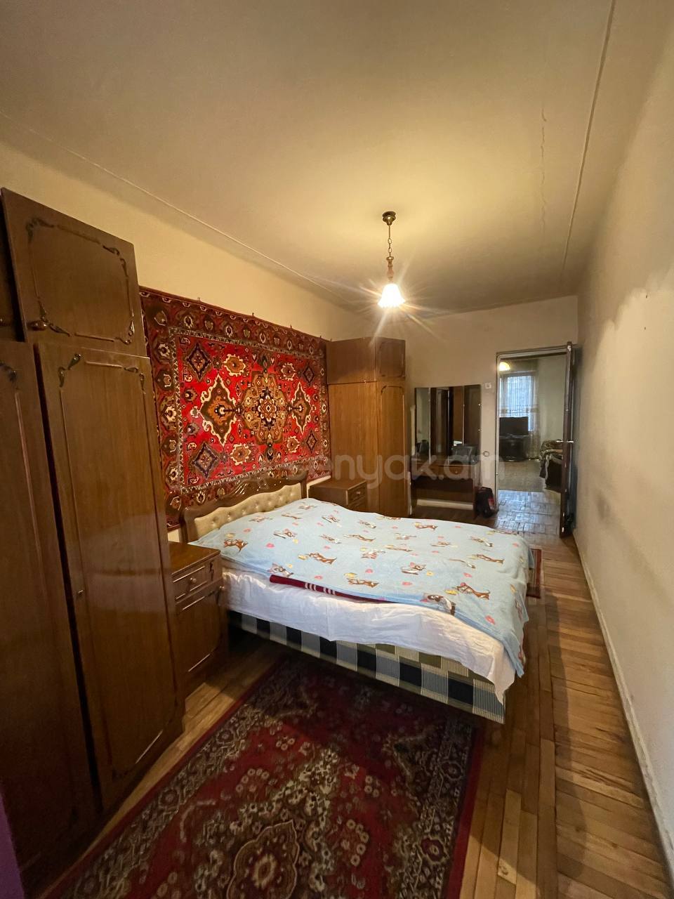 3 Սենյականոց Բնակարան Քարե Շենքում, 50քմ, 3/5 հարկ, Նորմալ Վիճակում, Կահավորված