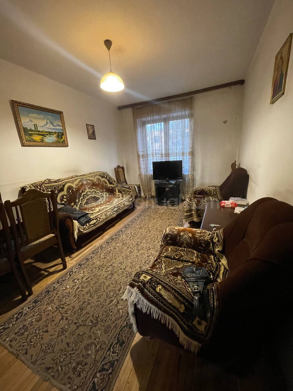 3 Սենյականոց Բնակարան Քարե Շենքում, 50քմ, 3/5 հարկ, Նորմալ Վիճակում, Կահավորված