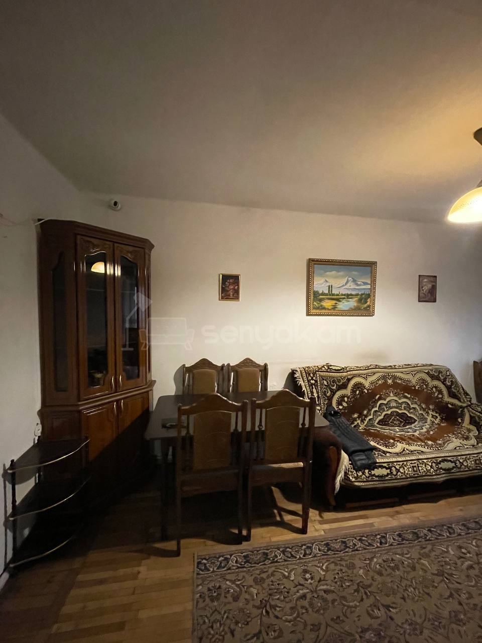 3 Սենյականոց Բնակարան Քարե Շենքում, 50քմ, 3/5 հարկ, Նորմալ Վիճակում, Կահավորված