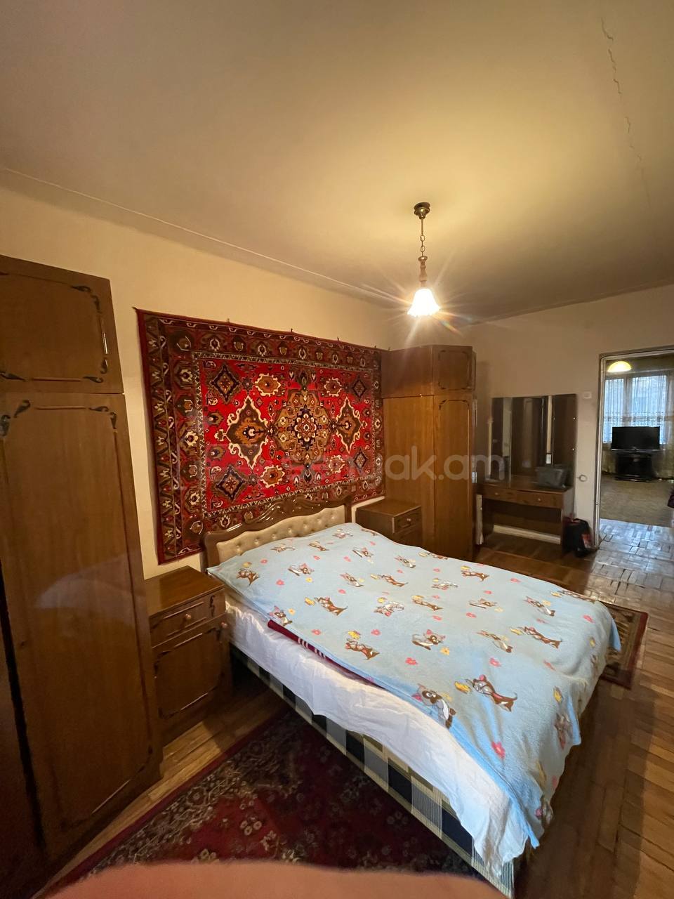 3 Սենյականոց Բնակարան Քարե Շենքում, 50քմ, 3/5 հարկ, Նորմալ Վիճակում, Կահավորված