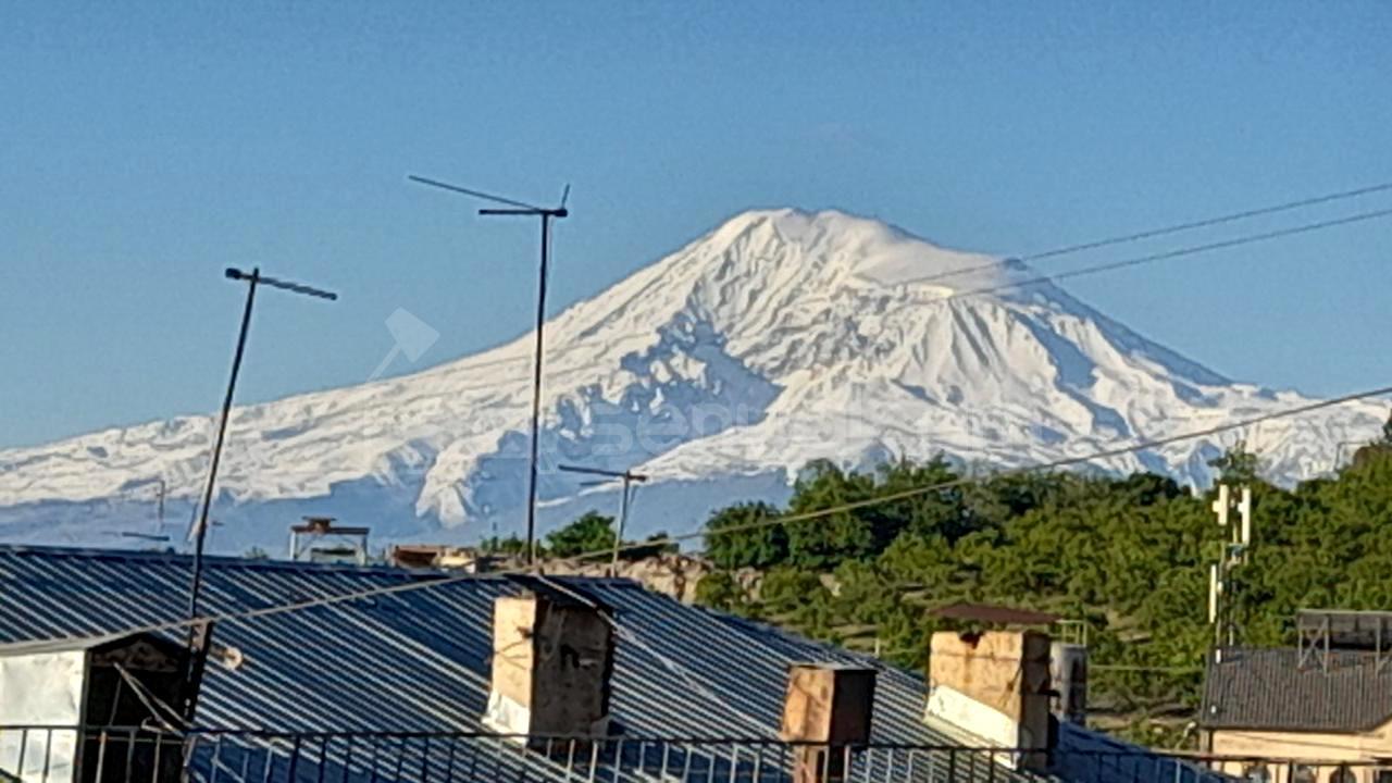 3 Սենյականոց Բնակարան Քարե Շենքում, 62քմ, 4/5 հարկ, Կապիտալ Վերանորոգված