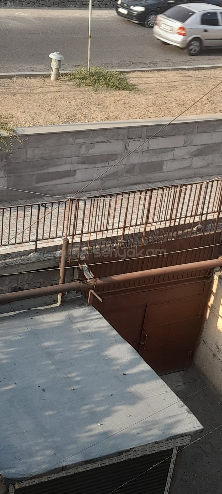 3 Սենյականոց Բնակարան Քարե Շենքում, 62քմ, 4/5 հարկ, Կապիտալ Վերանորոգված