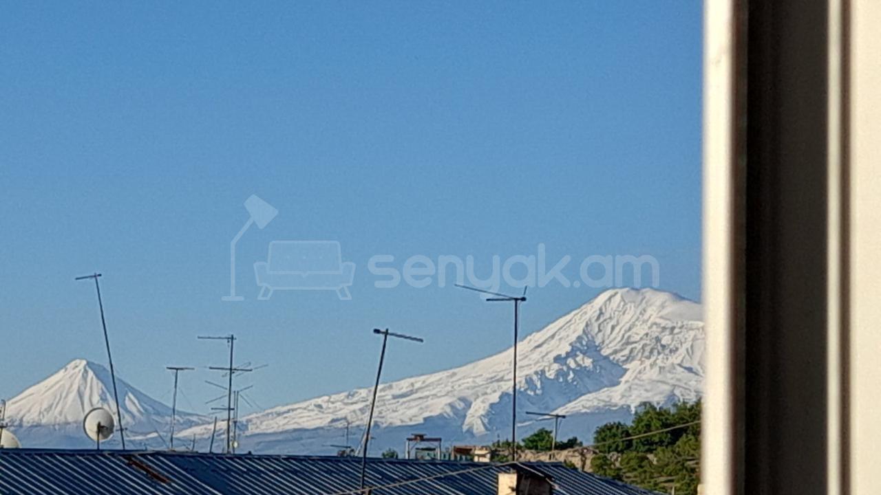 3 Սենյականոց Բնակարան Քարե Շենքում, 62քմ, 4/5 հարկ, Կապիտալ Վերանորոգված