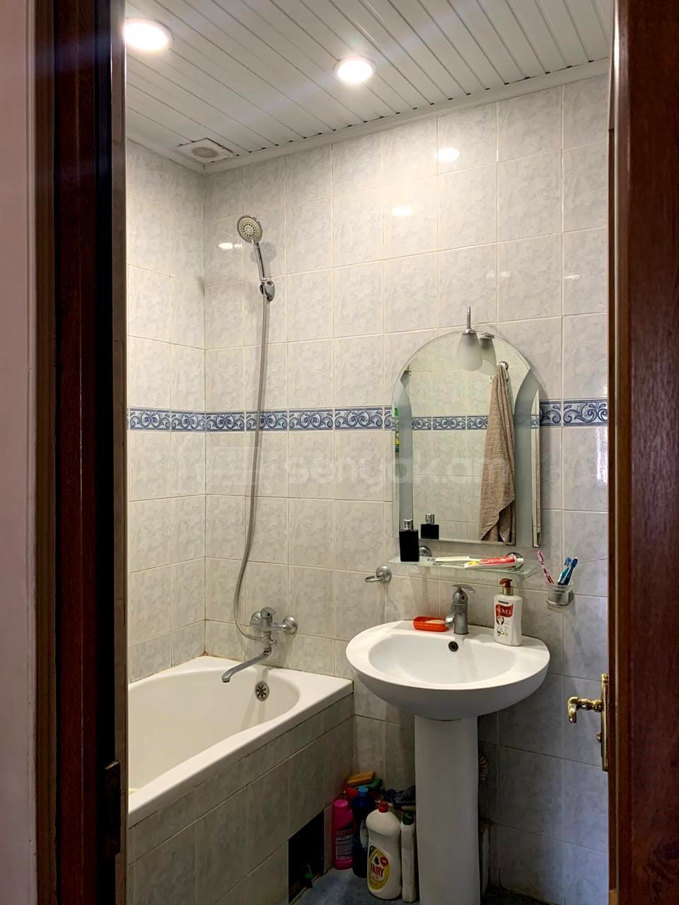 3 Սենյականոց Բնակարան Քարե Շենքում, 62քմ, 4/5 հարկ, Կապիտալ Վերանորոգված