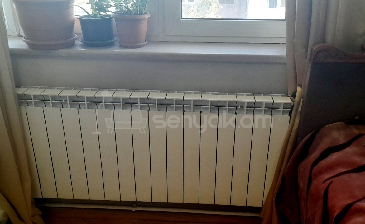 3 Սենյականոց Բնակարան Քարե Շենքում, 62քմ, 4/5 հարկ, Կապիտալ Վերանորոգված