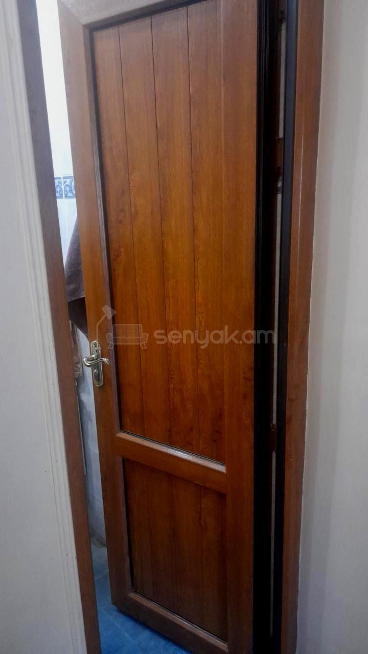 3 Սենյականոց Բնակարան Քարե Շենքում, 62քմ, 4/5 հարկ, Կապիտալ Վերանորոգված