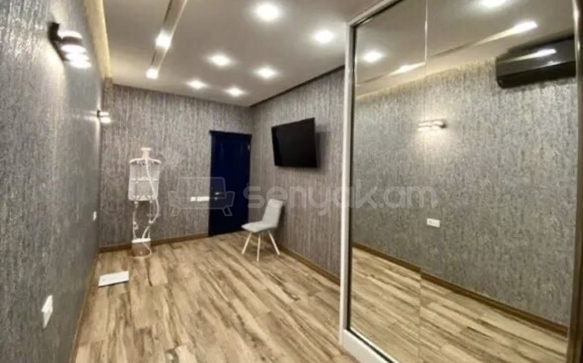 3 Սենյականոց Բնակարան Քարե Շենքում, 77քմ, 7/7 հարկ, Դիզայներական Վերանորոգված