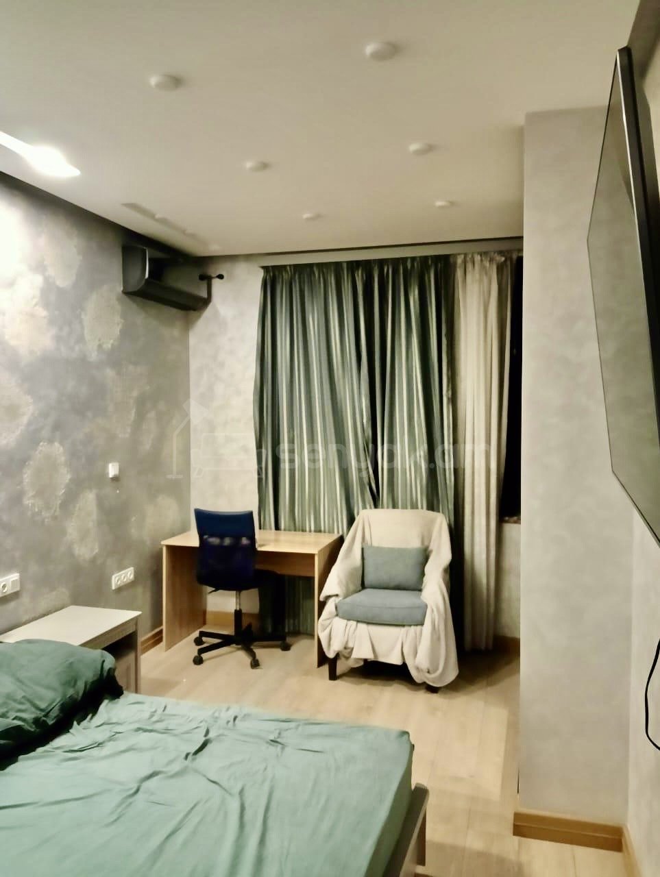 3 Սենյականոց Բնակարան Քարե Շենքում, 77քմ, 7/7 հարկ, Դիզայներական Վերանորոգված