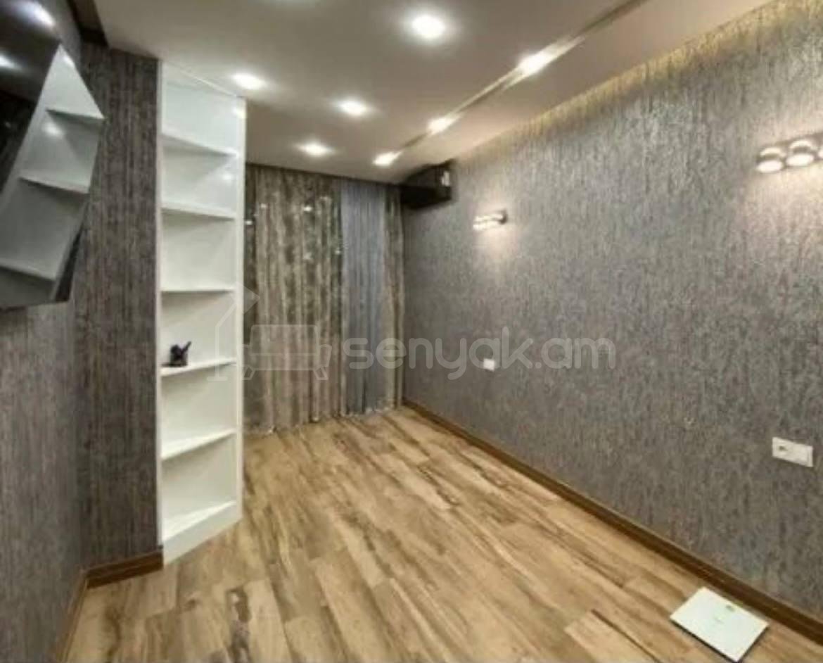 3 Սենյականոց Բնակարան Քարե Շենքում, 77քմ, 7/7 հարկ, Դիզայներական Վերանորոգված