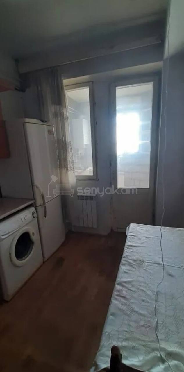 3 Սենյականոց Բնակարան, 75քմ, 6/12 հարկ, Պետական Վիճակում, Կահավորված