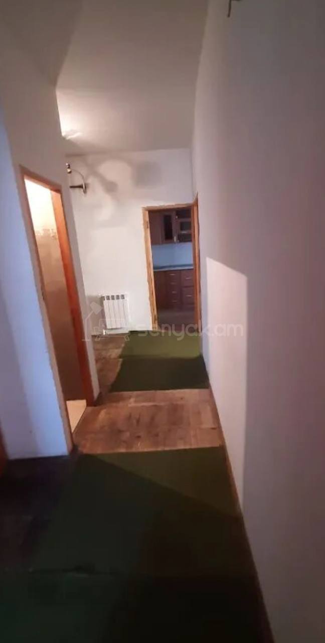 3 Սենյականոց Բնակարան, 75քմ, 6/12 հարկ, Պետական Վիճակում, Կահավորված