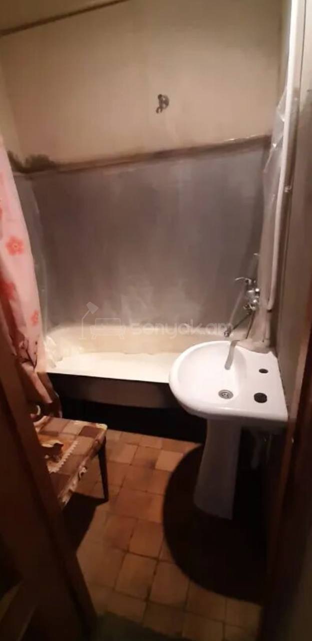 3 Սենյականոց Բնակարան, 75քմ, 6/12 հարկ, Պետական Վիճակում, Կահավորված