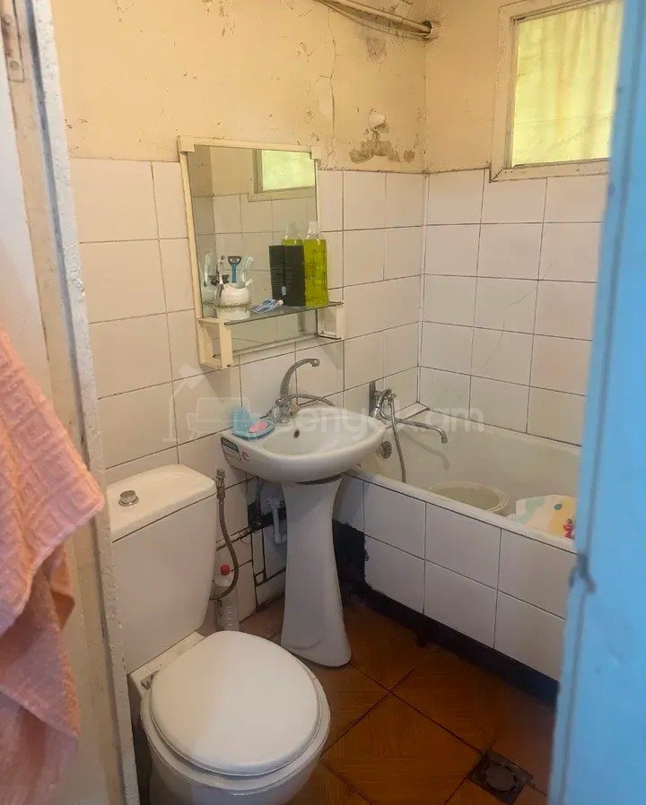 1 Սենյականոց Բնակարան, 30քմ, 1/5 հարկ, Կոսմետիկ Վերանորոգված