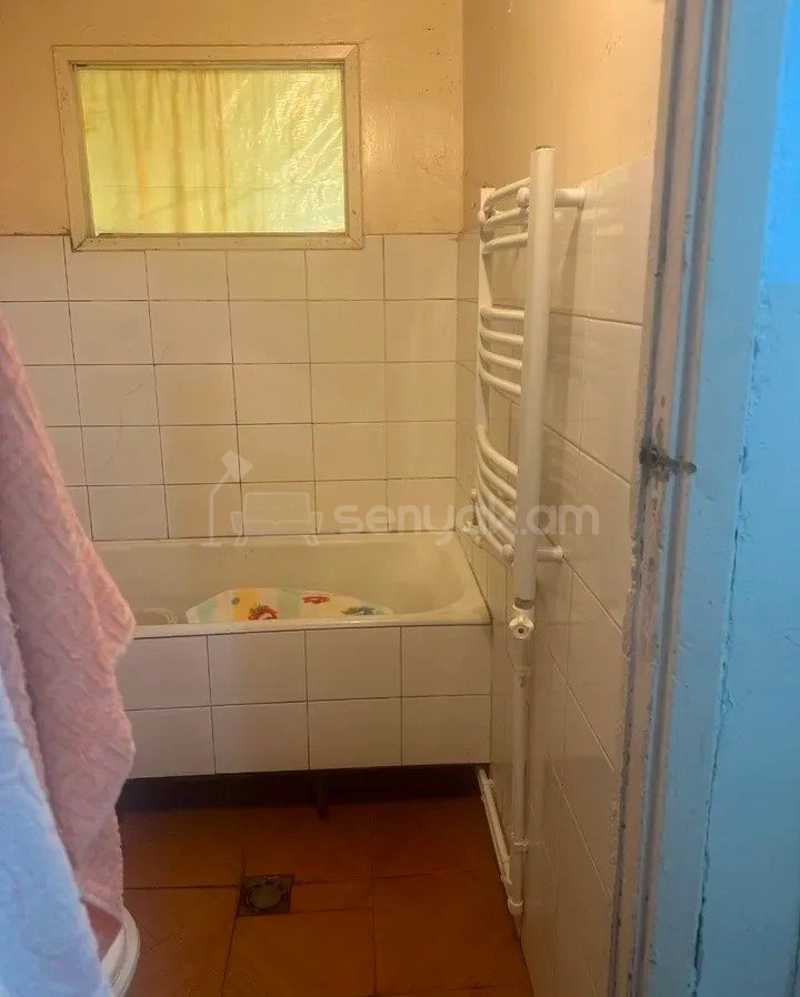 1 Սենյականոց Բնակարան, 30քմ, 1/5 հարկ, Կոսմետիկ Վերանորոգված