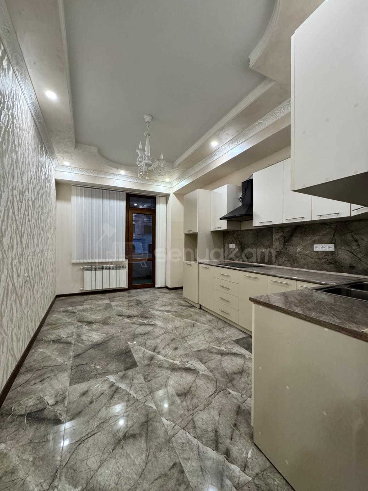 4 Սենյականոց Բնակարան Նորակառույցում, 124քմ, 2/8 հարկ, Կապիտալ Վերանորոգված, Մասամբ Կահավորված, Արևկող