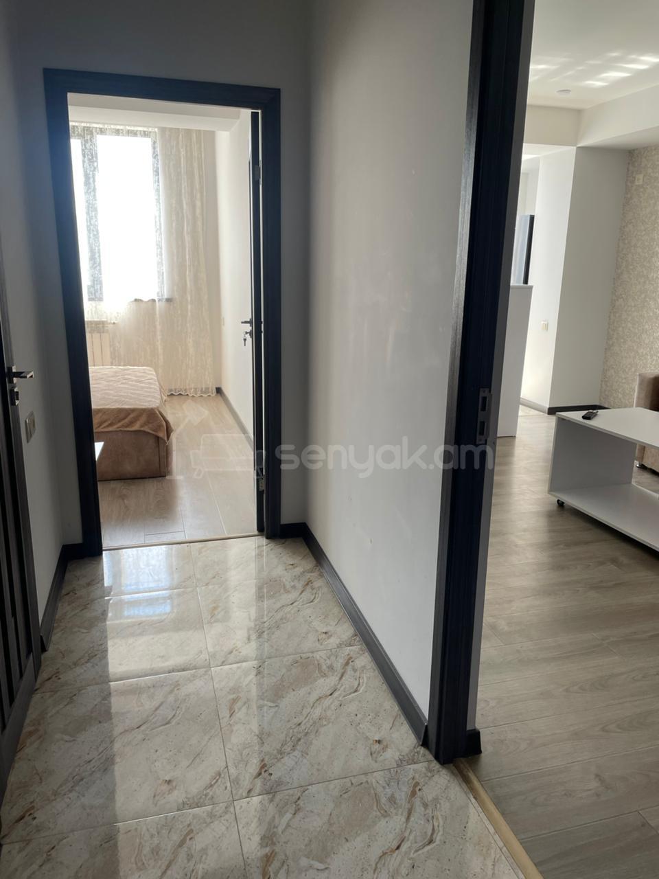 2 Սենյականոց Բնակարան, 45քմ, 8/9 հարկ, Դիզայներական Վերանորոգված, Կահավորված, Արևկող