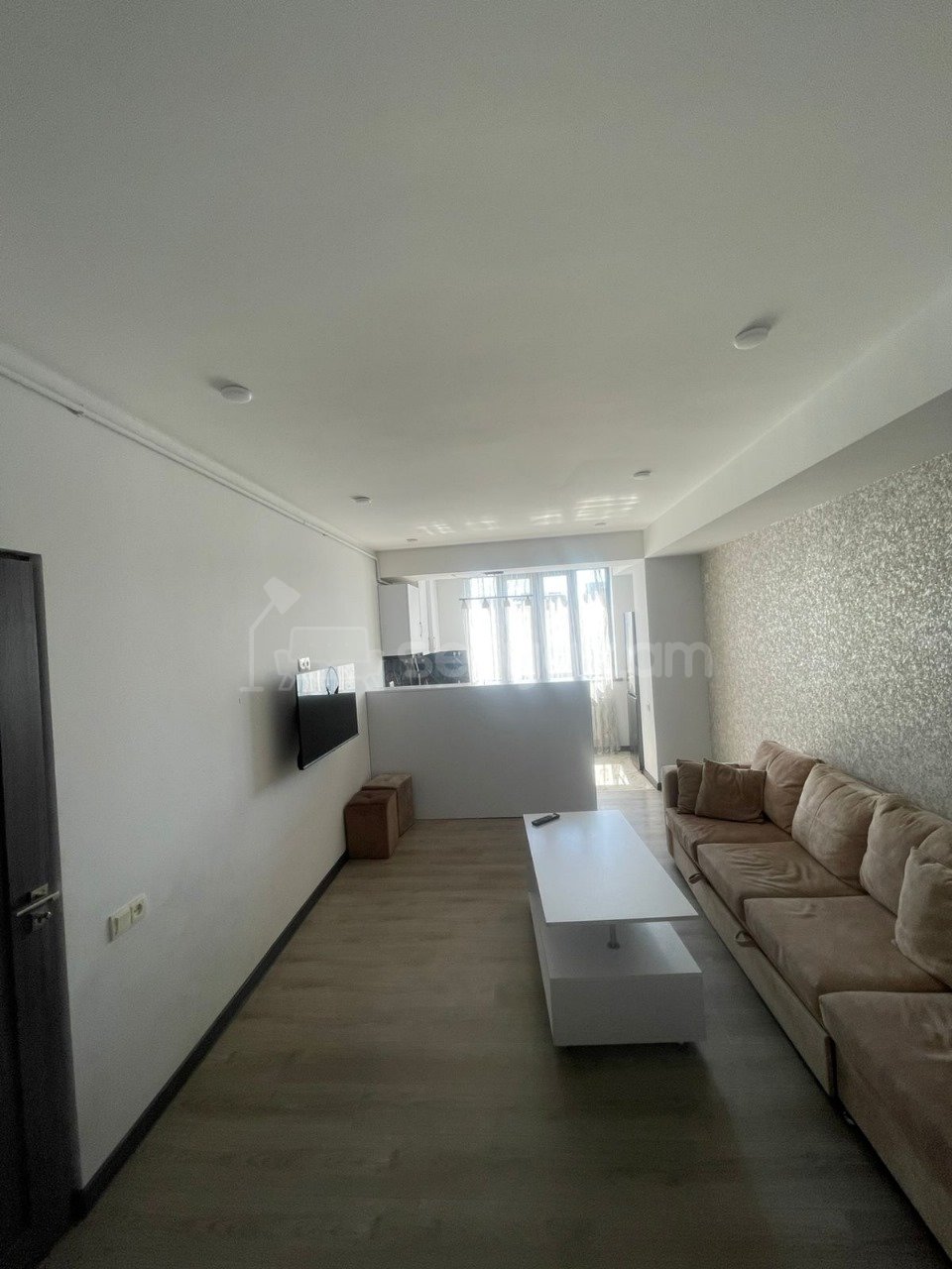 2 Սենյականոց Բնակարան, 45քմ, 8/9 հարկ, Դիզայներական Վերանորոգված, Կահավորված, Արևկող