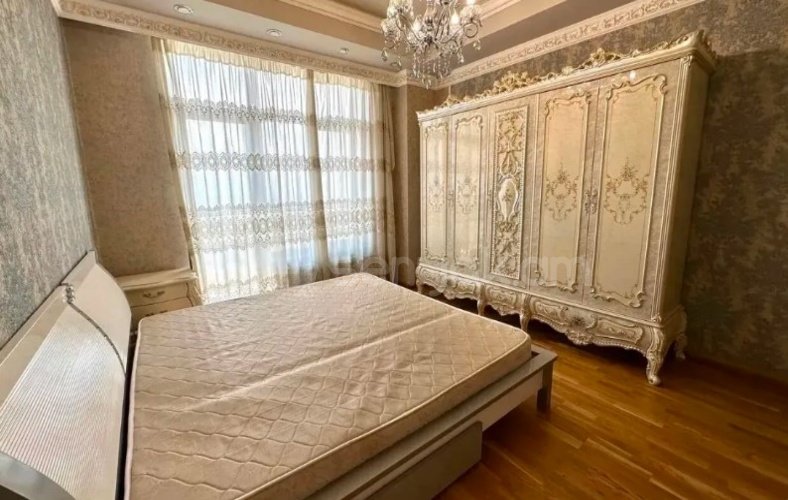 4 Սենյականոց Բնակարան Նորակառույցում, 146քմ, 13/15 հարկ, Դիզայներական Վերանորոգված