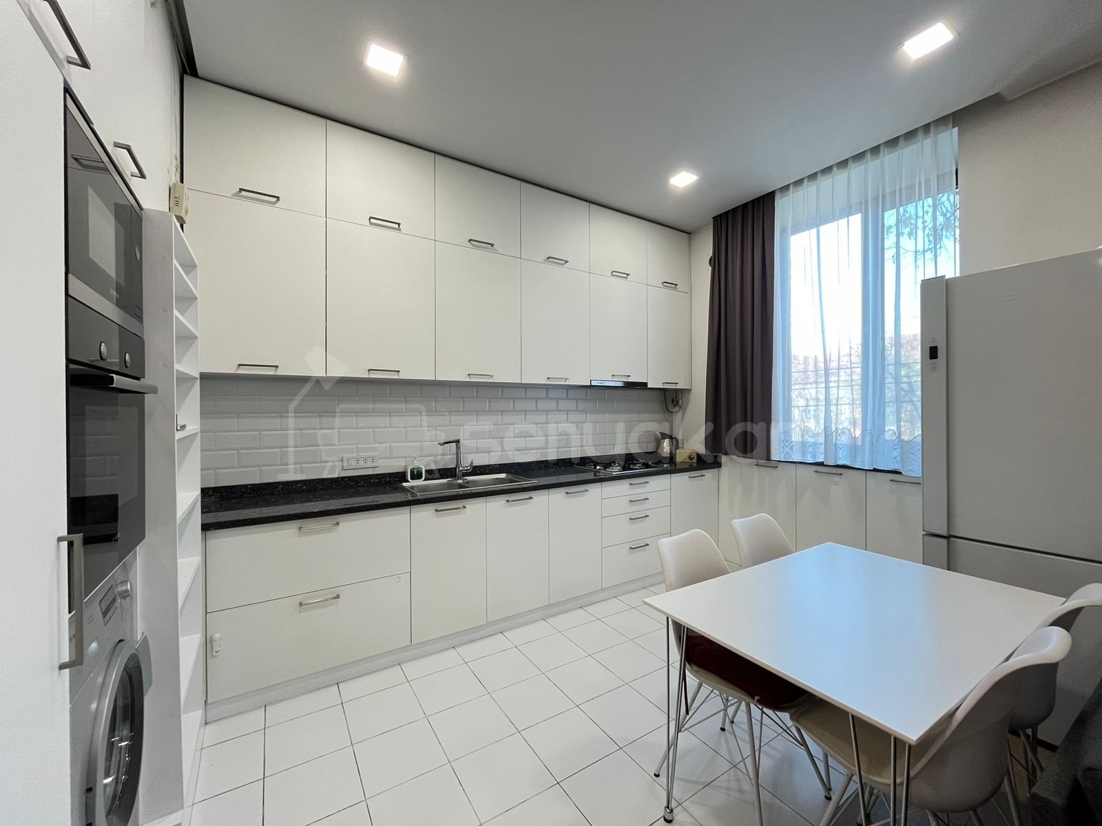 1 Սենյականոց Բնակարան Քարե Շենքում, 42քմ, 2/5 հարկ, Կապիտալ Վերանորոգված, Կահավորված, Արևկող