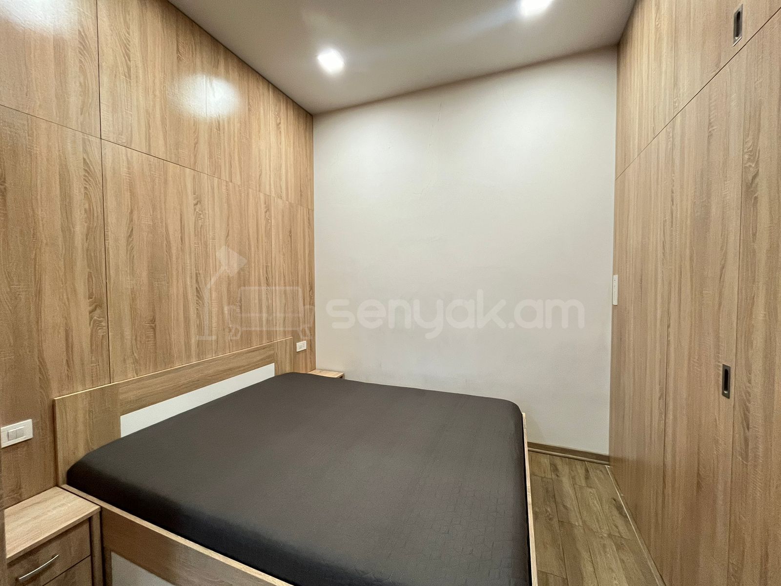 1 Սենյականոց Բնակարան Քարե Շենքում, 42քմ, 2/5 հարկ, Կապիտալ Վերանորոգված, Կահավորված, Արևկող