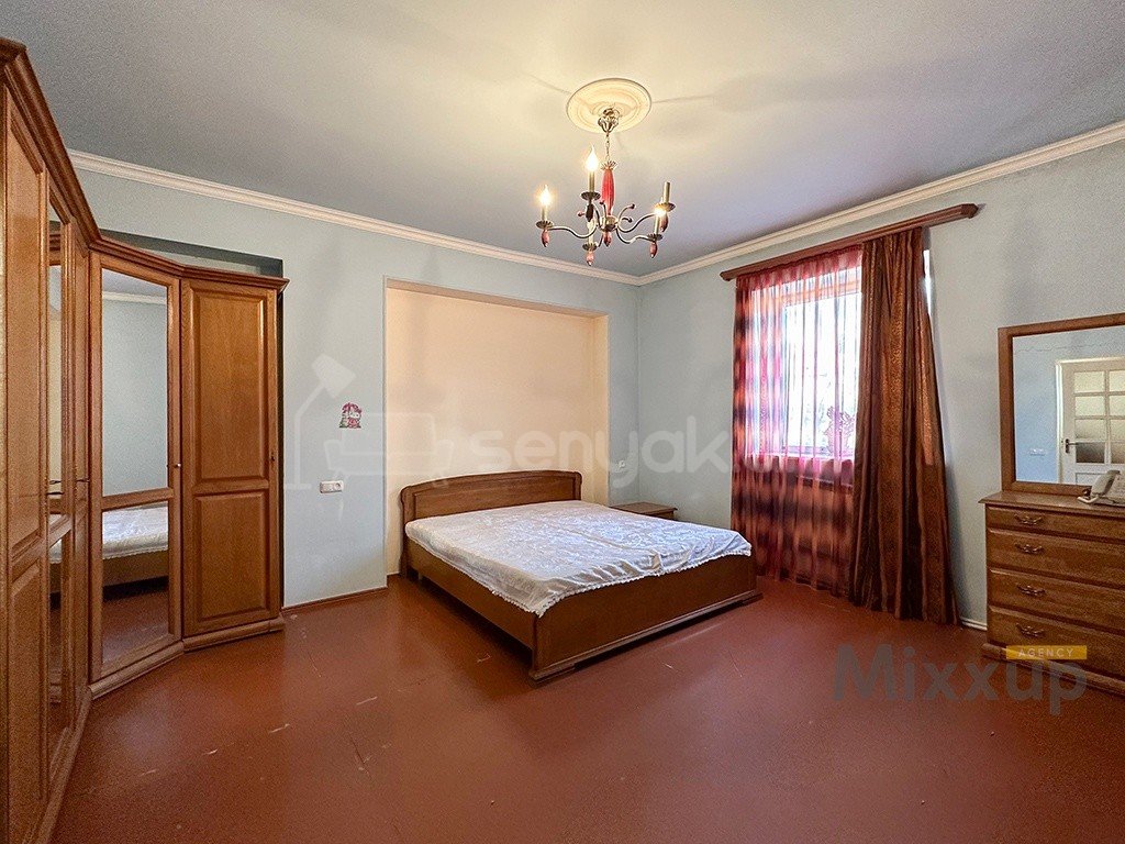 5 Սենյականոց Սեփական Տուն, 1360քմ, Կապիտալ Վերանորոգված