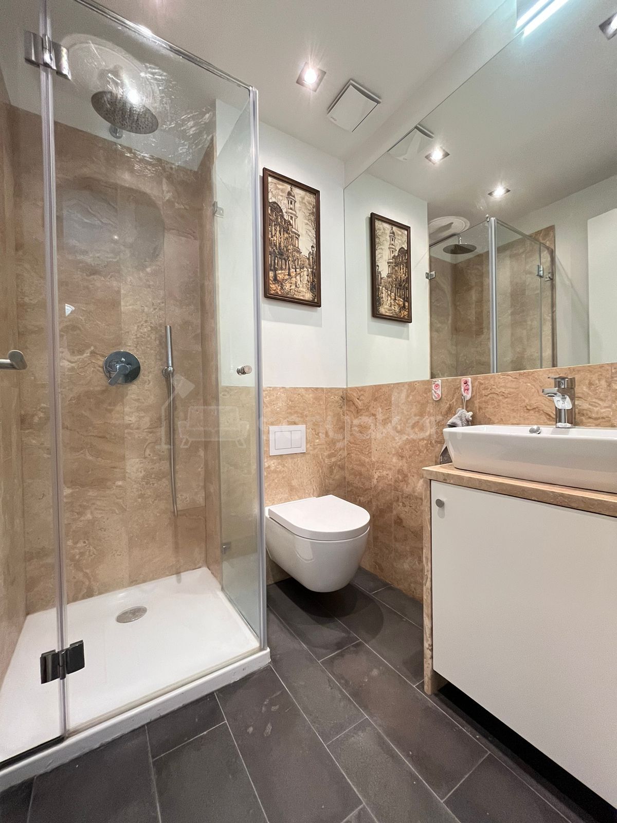 4 Սենյականոց Բնակարան Քարե Շենքում, 144քմ, 4/4 հարկ, Կապիտալ Վերանորոգված, Կահավորված, Արևկող