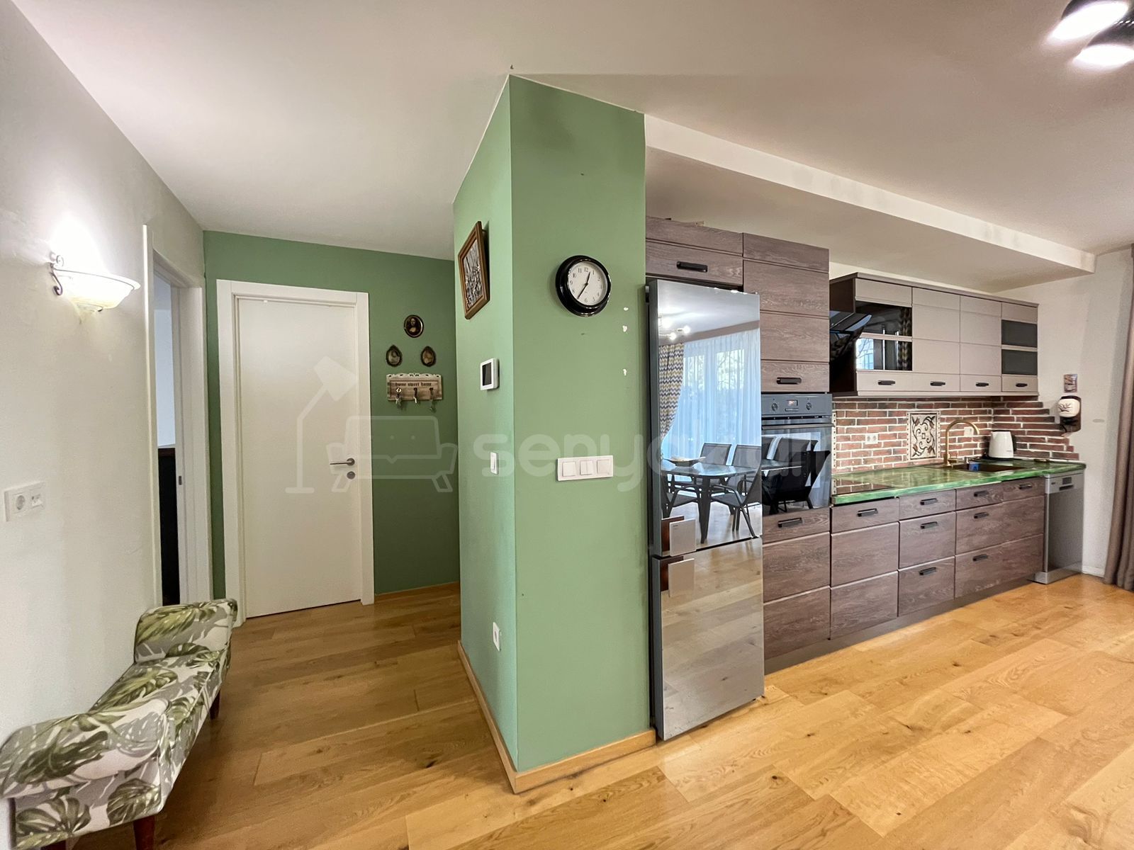 4 Սենյականոց Բնակարան Քարե Շենքում, 144քմ, 4/4 հարկ, Կապիտալ Վերանորոգված, Կահավորված, Արևկող