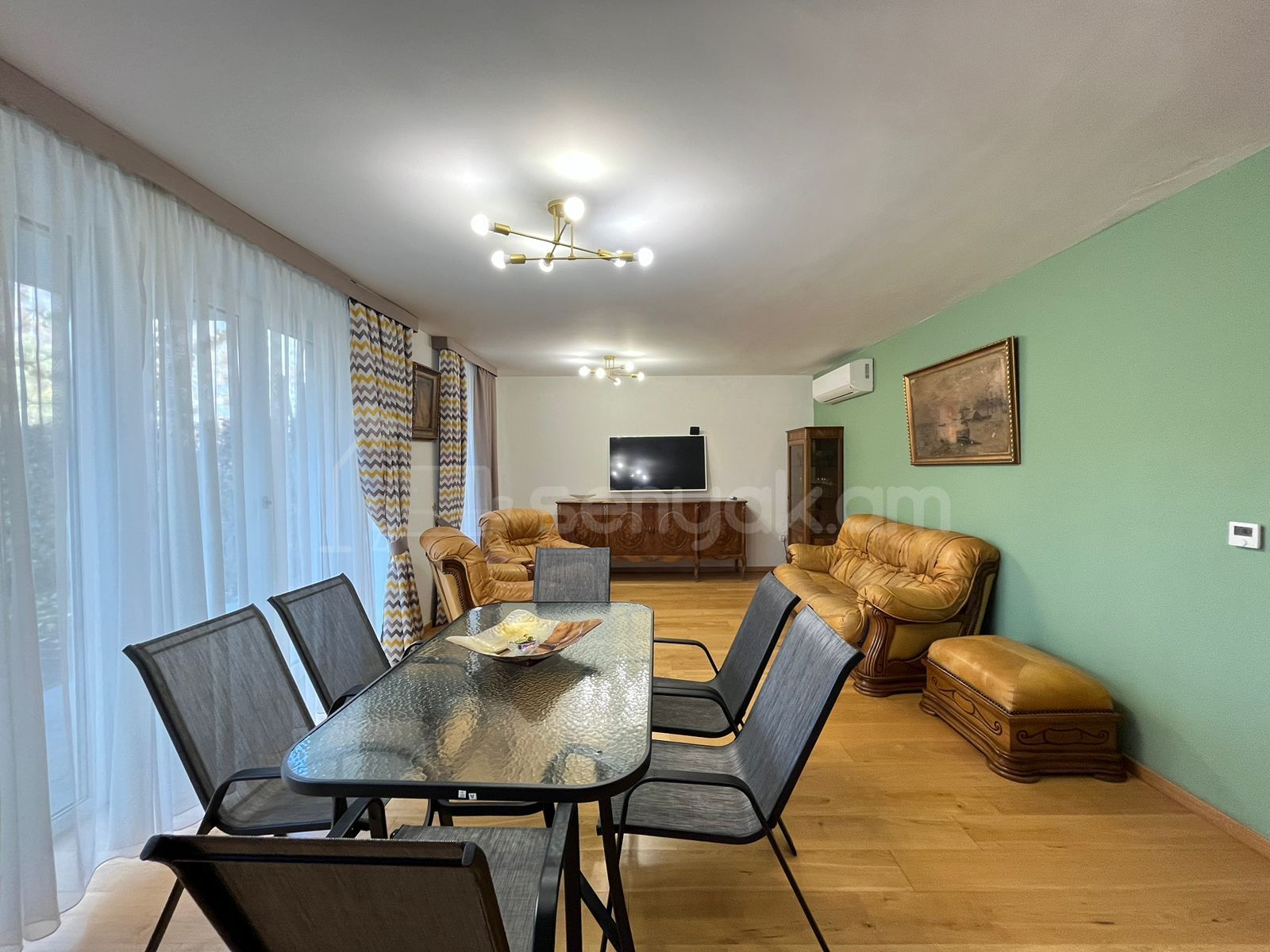 4 Սենյականոց Բնակարան Քարե Շենքում, 144քմ, 4/4 հարկ, Կապիտալ Վերանորոգված, Կահավորված, Արևկող