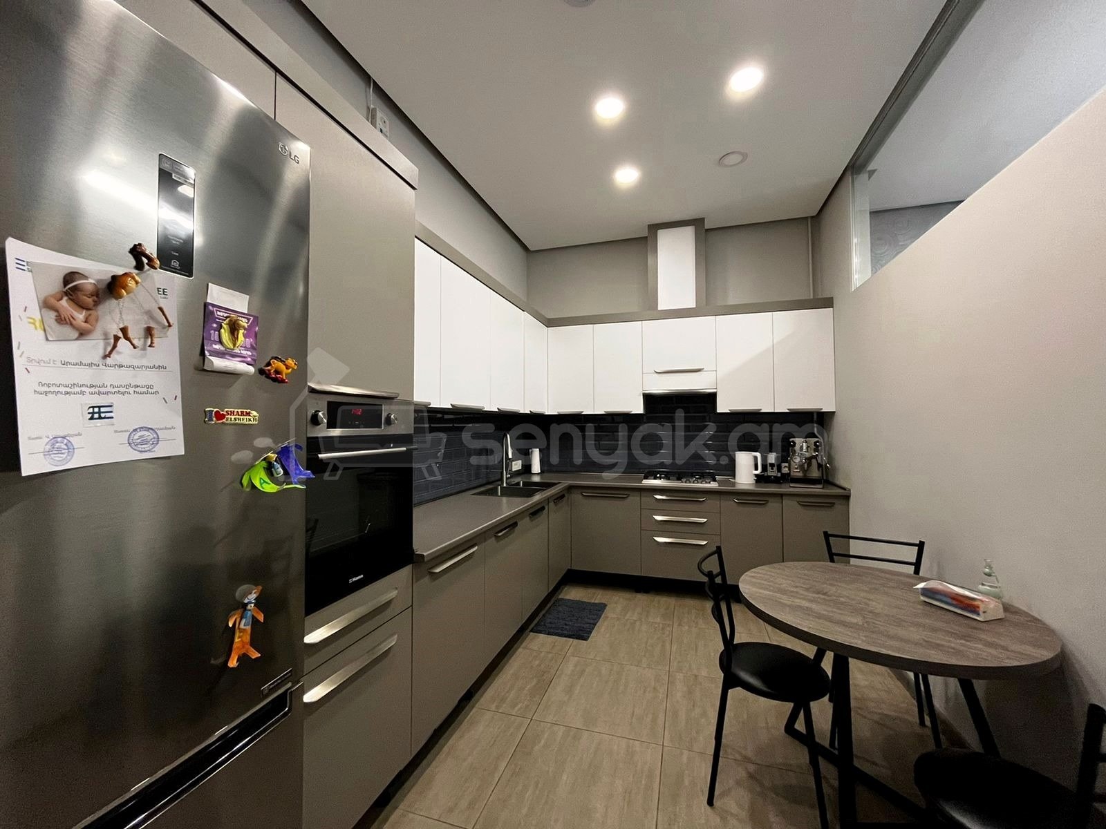 4 Սենյականոց Բնակարան Նորակառույցում, 129քմ, 4/4 հարկ, Դիզայներական Վերանորոգված