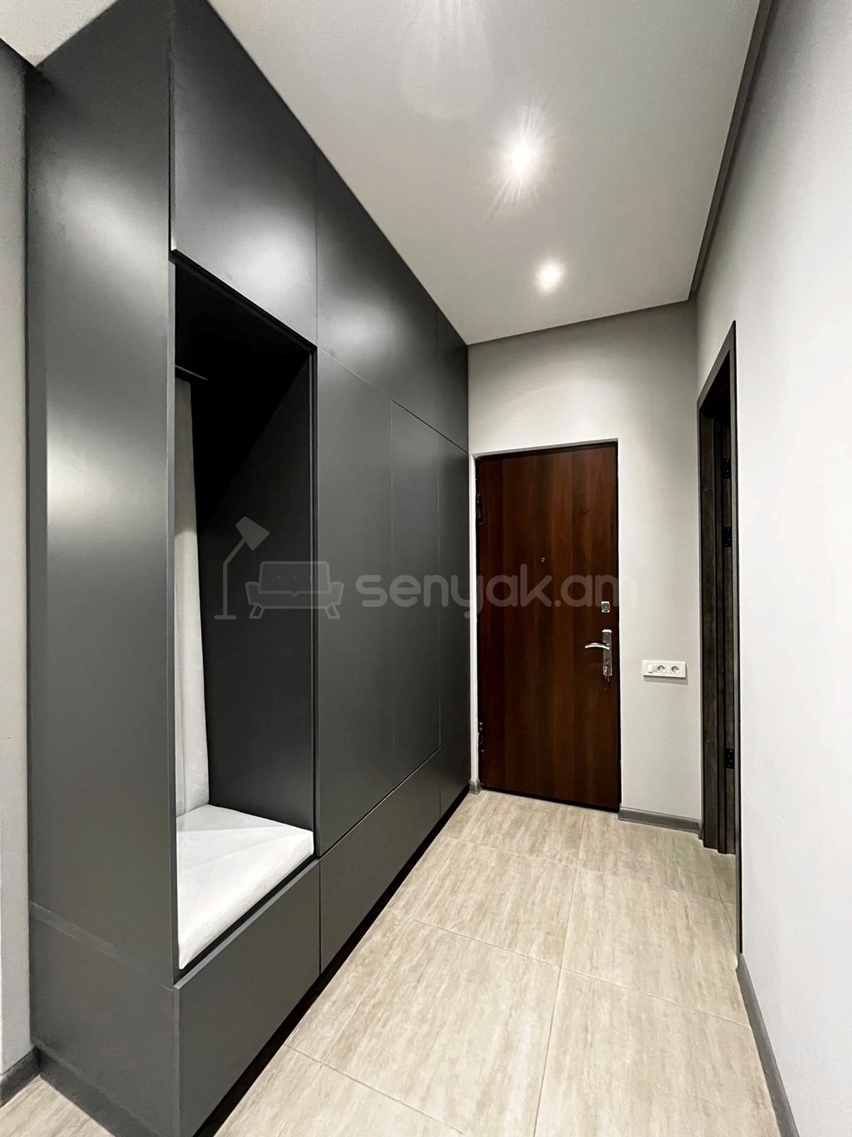 4 Սենյականոց Բնակարան Նորակառույցում, 129քմ, 4/4 հարկ, Դիզայներական Վերանորոգված