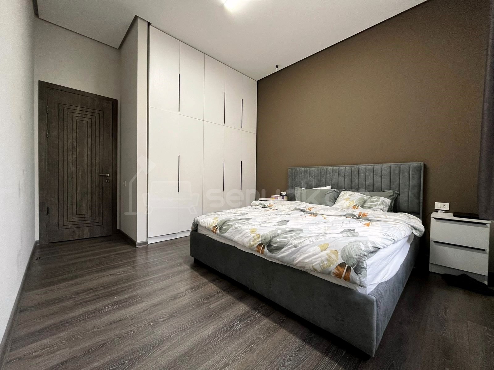 4 Սենյականոց Բնակարան Նորակառույցում, 129քմ, 4/4 հարկ, Դիզայներական Վերանորոգված