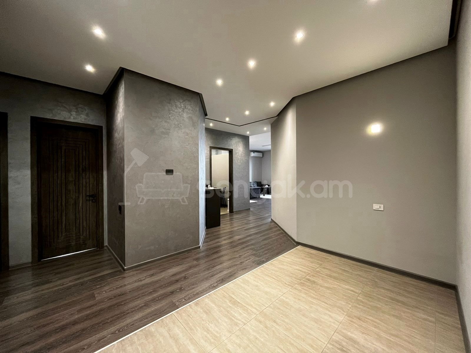 4 Սենյականոց Բնակարան Նորակառույցում, 129քմ, 4/4 հարկ, Դիզայներական Վերանորոգված